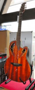 Ovation Gitarre