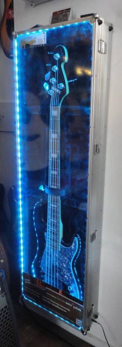 showcase blau Shark Show Case